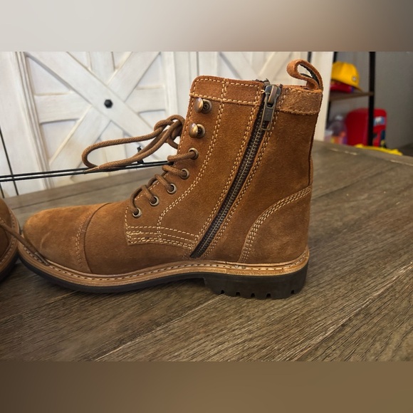 Nwt Frye Russell boots FR41606 –Tan Leather Boots Mens 8 Lace Up Stylish Durable - Picture 3 of 5